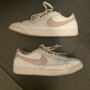 Low Nike Blazer Sneakers